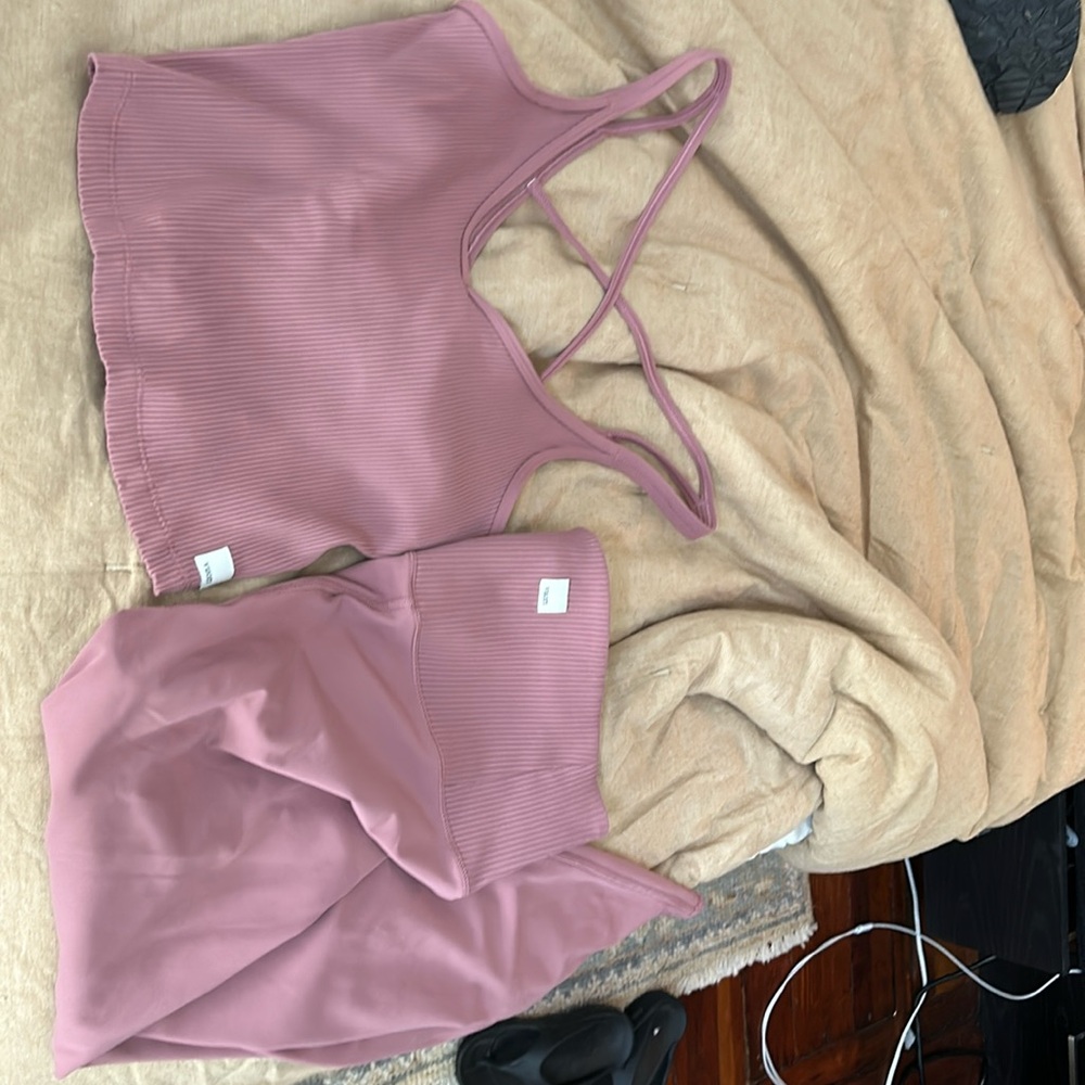 New Vuori crop top & leggings